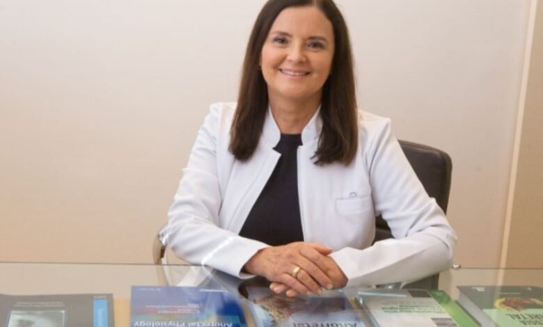 Dra. Lucia de Oliveira – Coloproctologista